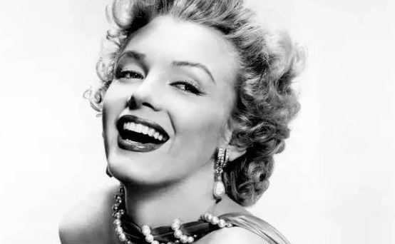 全球第一巨星是誰(shuí)，揭秘巨星背后的故事與影響力，全球巨星揭秘，背后的故事與影響力無(wú)限擴(kuò)展