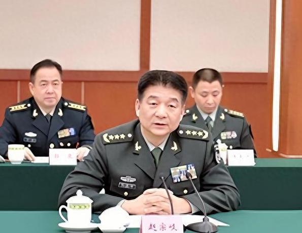 上將轉(zhuǎn)業(yè)到公安局的級(jí)別解讀，上將轉(zhuǎn)業(yè)到公安局的級(jí)別解讀，揭秘轉(zhuǎn)業(yè)后的職位變遷與職責(zé)定位