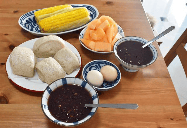 早餐吃什么簡單又營養(yǎng)——營養(yǎng)豐富的早餐食譜推薦，營養(yǎng)豐富的早餐，簡單又美味的食譜推薦